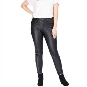 SEVEN7 • High Rise Faux Leather Skinny Jeans Sz 20
